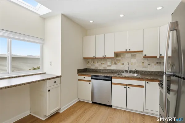 $2,200 | 83 Hilltop Drive, Unit 83, Simsbury, CT 06089