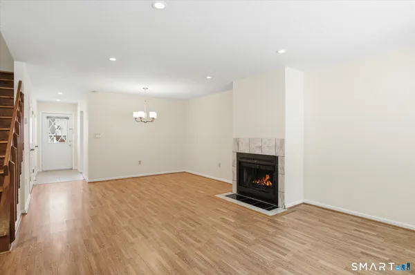 $2,200 | 83 Hilltop Drive, Unit 83, Simsbury, CT 06089