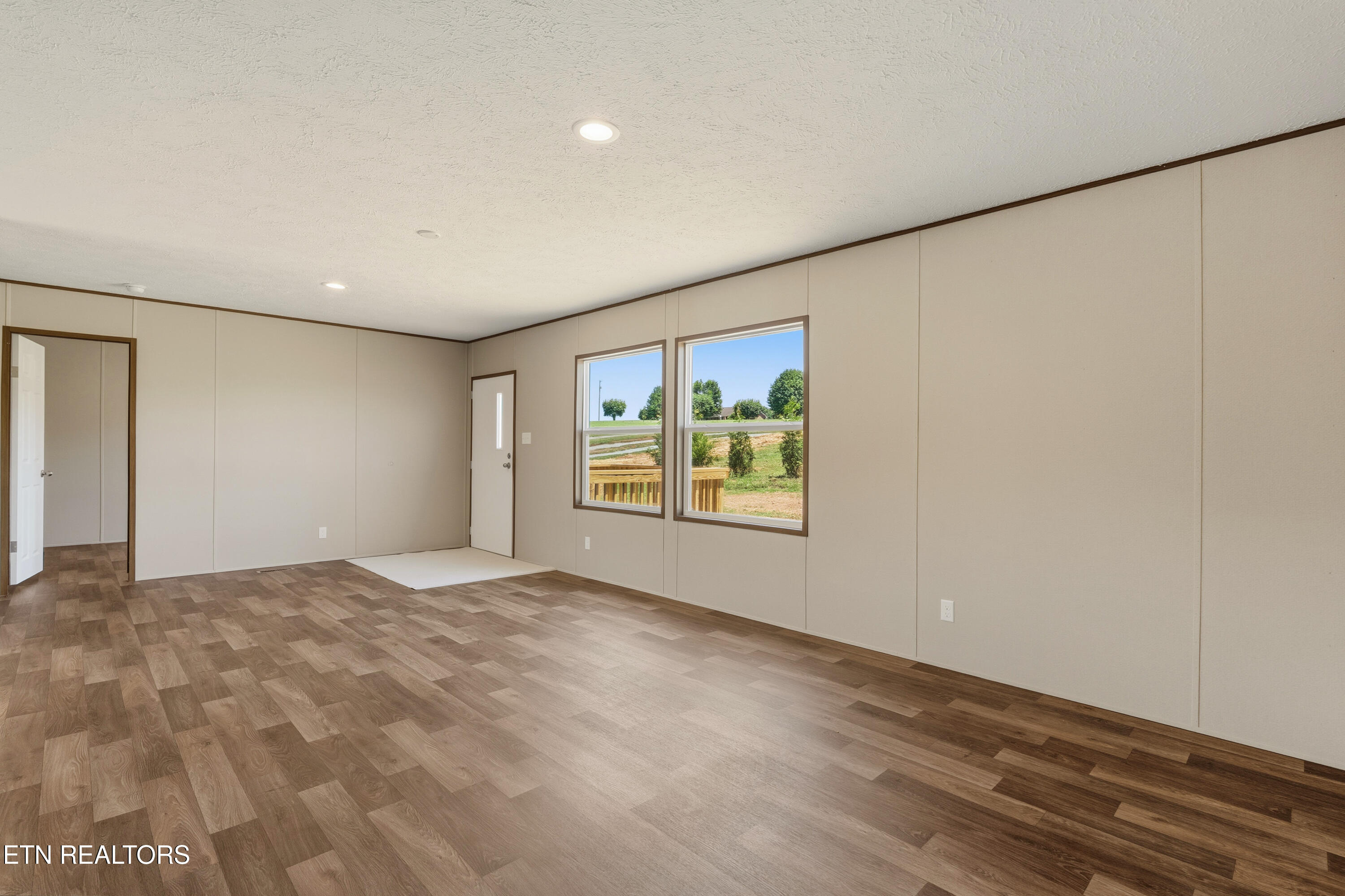279 Thompson Road Madisonville, TN 37354 - Photo 5 of 24 DSC08267