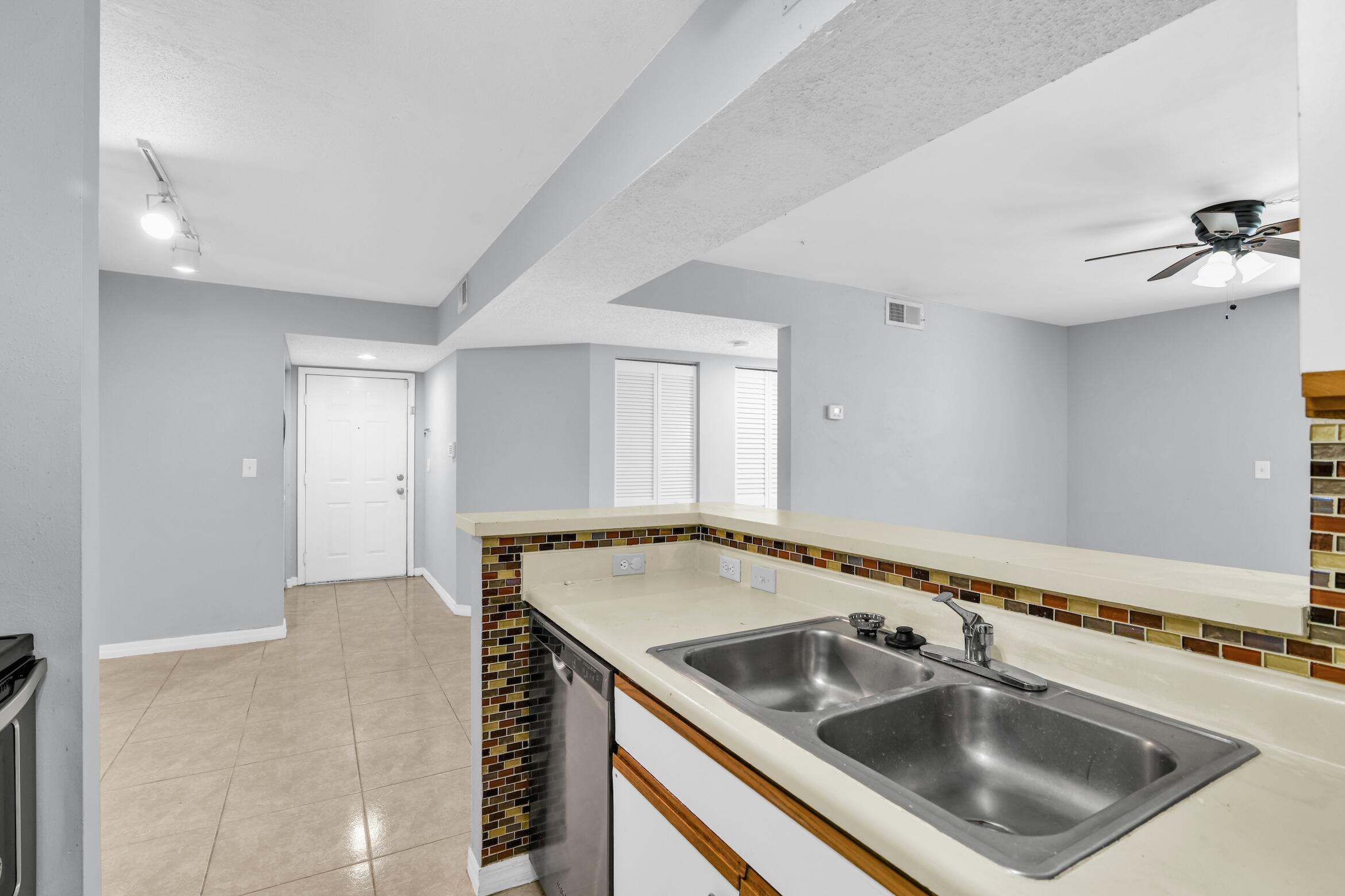 3995 West McNab Road, Unit B205 Pompano Beach, FL 33069 - Photo 10 of 34 3995 W McNab Rd Pompano Beach --9