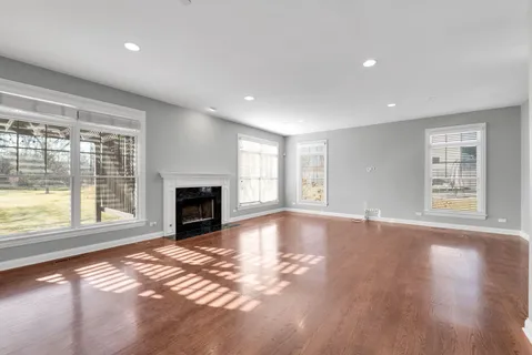 $1,149,990 | 141 Walnut Street, Libertyville, IL 60048