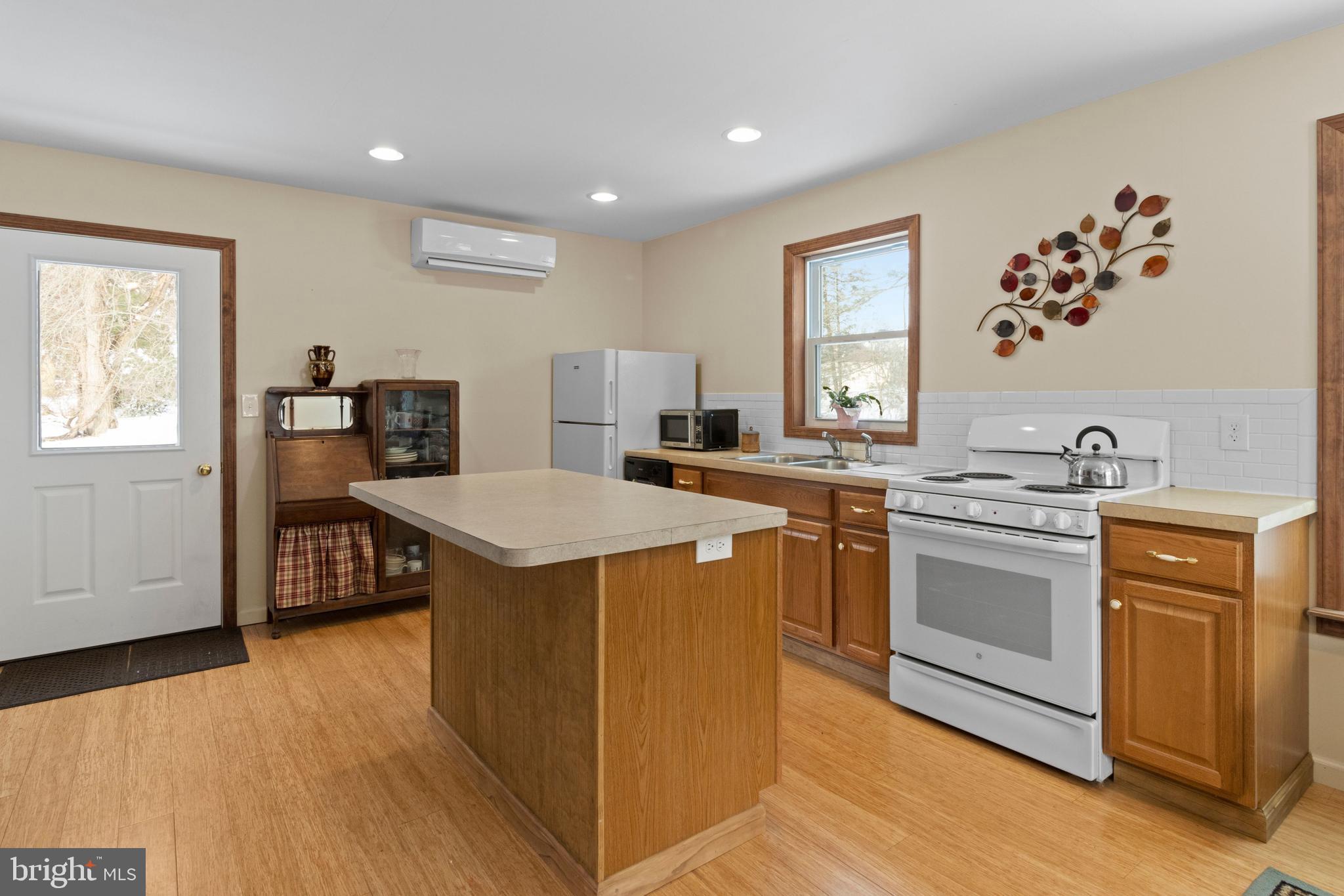 4590 New Hope Road New Hope, PA 18938 - Photo 32 of 47 Full kitchen with rear entry