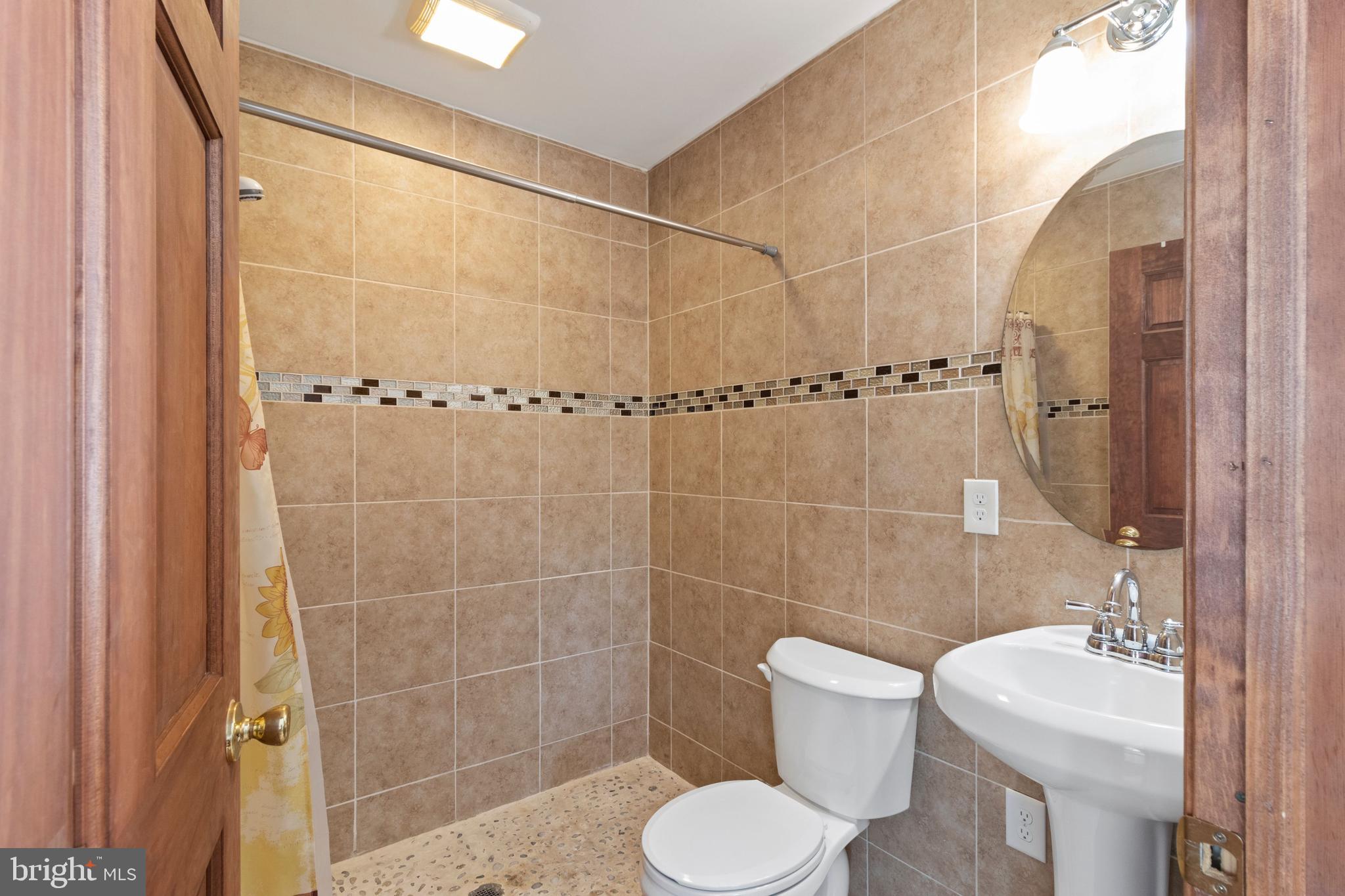 4590 New Hope Road New Hope, PA 18938 - Photo 36 of 47 Full bath on first floor of the addition
