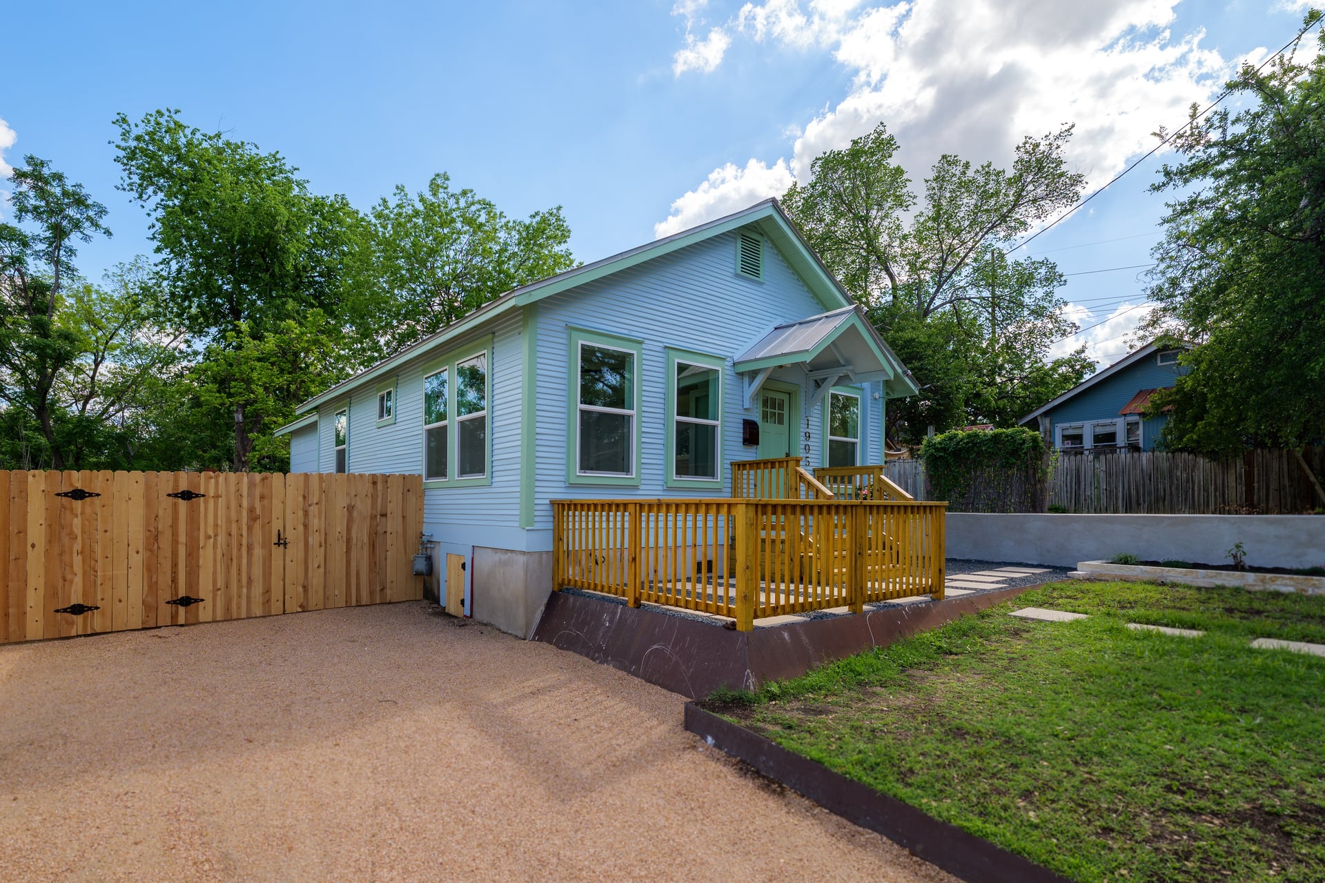1905 East 21st Street Austin, TX 78722 - Photo 27 of 27 front view of a house with a yard