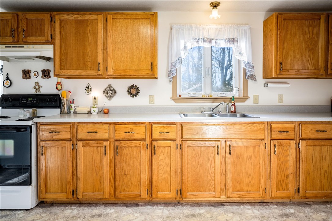 136 Hook Road Farmington, NY 14425 - Photo 12 of 50