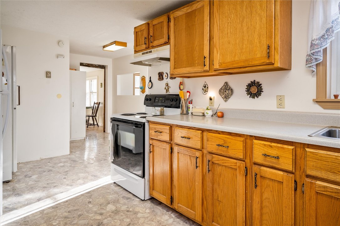 136 Hook Road Farmington, NY 14425 - Photo 13 of 50