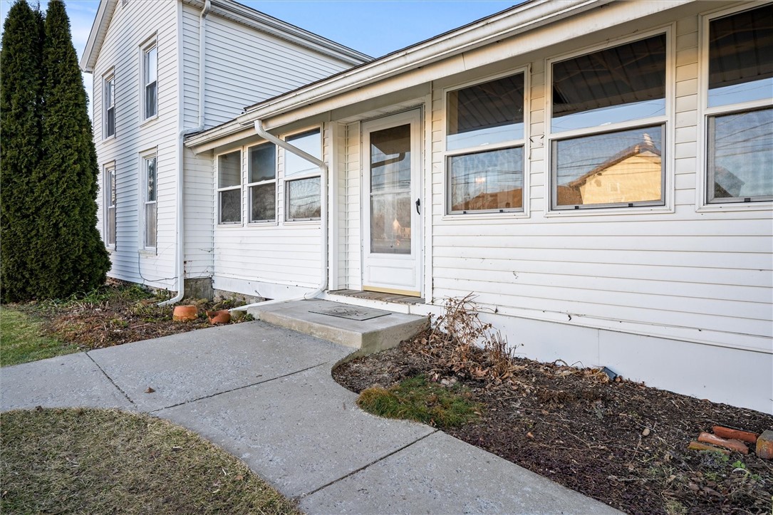 136 Hook Road Farmington, NY 14425 - Photo 3 of 50