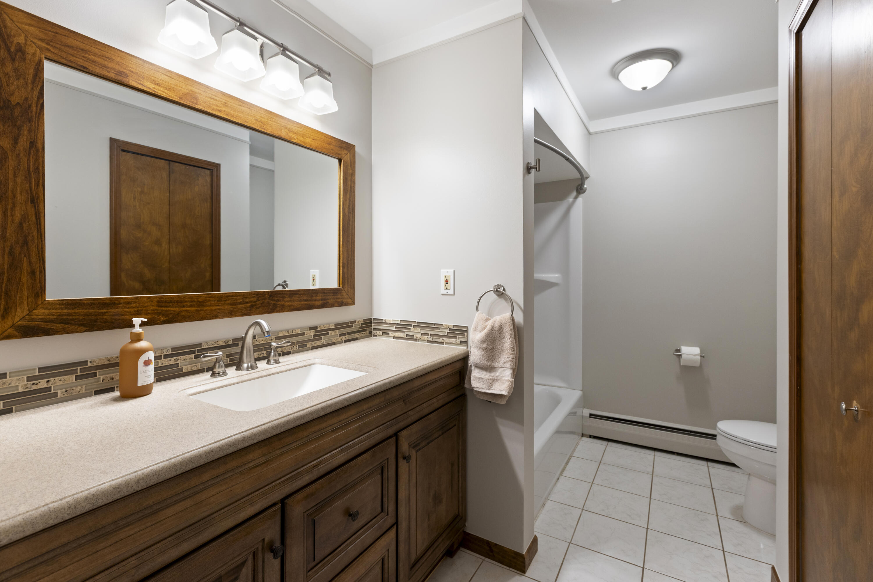22642 Carter Road Trenton, MI 48183 - Photo 15 of 47 3H7A6654