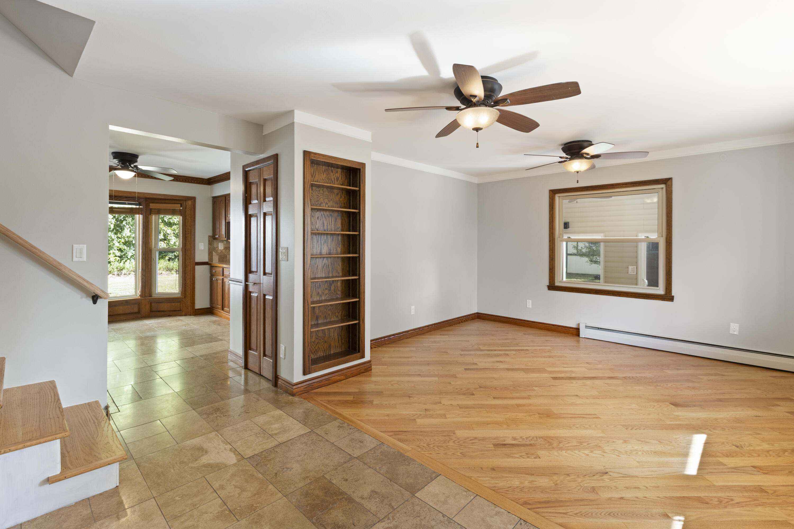 22642 Carter Road Trenton, MI 48183 - Photo 3 of 47 3H7A6482