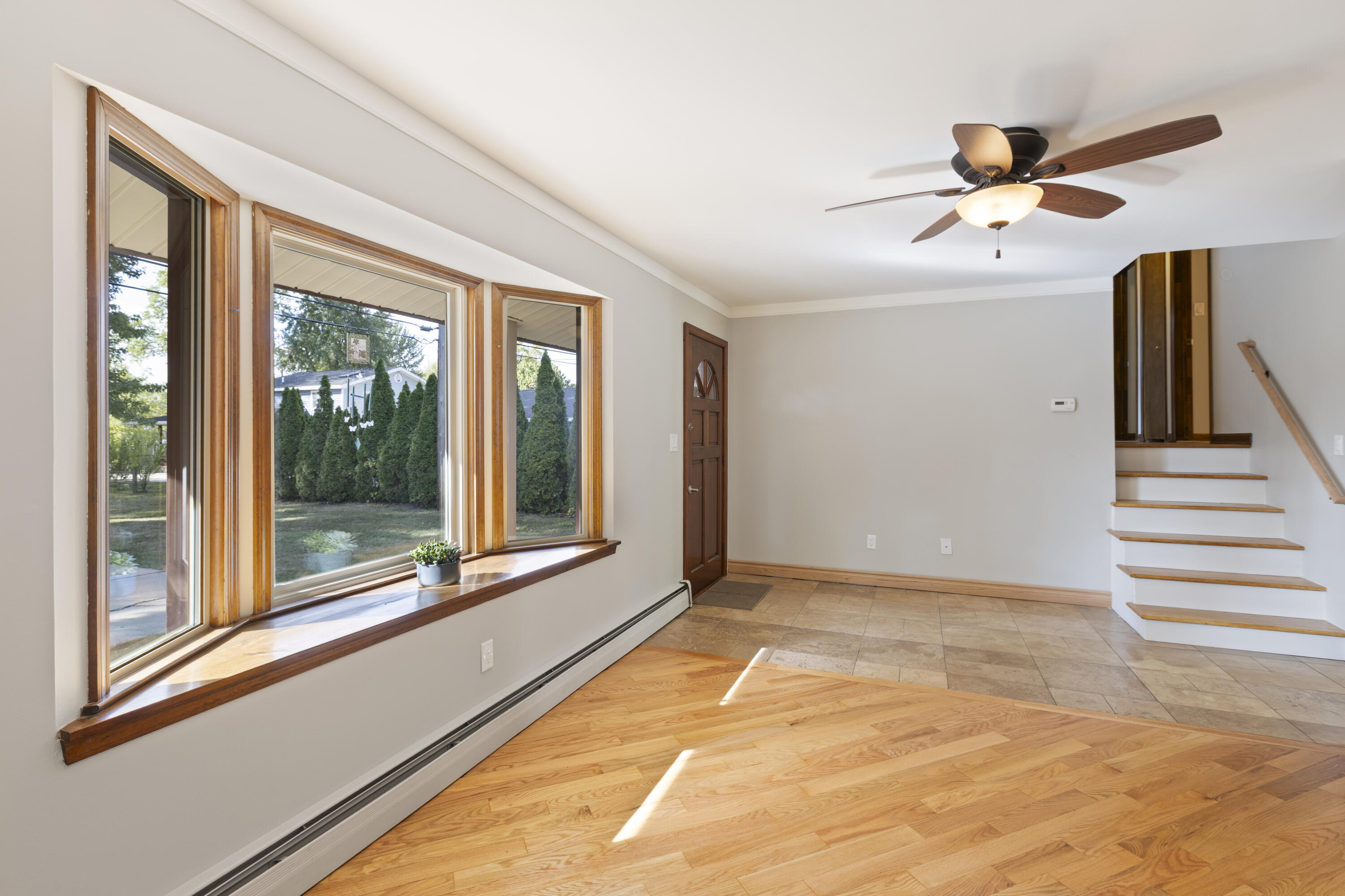 22642 Carter Road Trenton, MI 48183 - Photo 4 of 47 3H7A6504