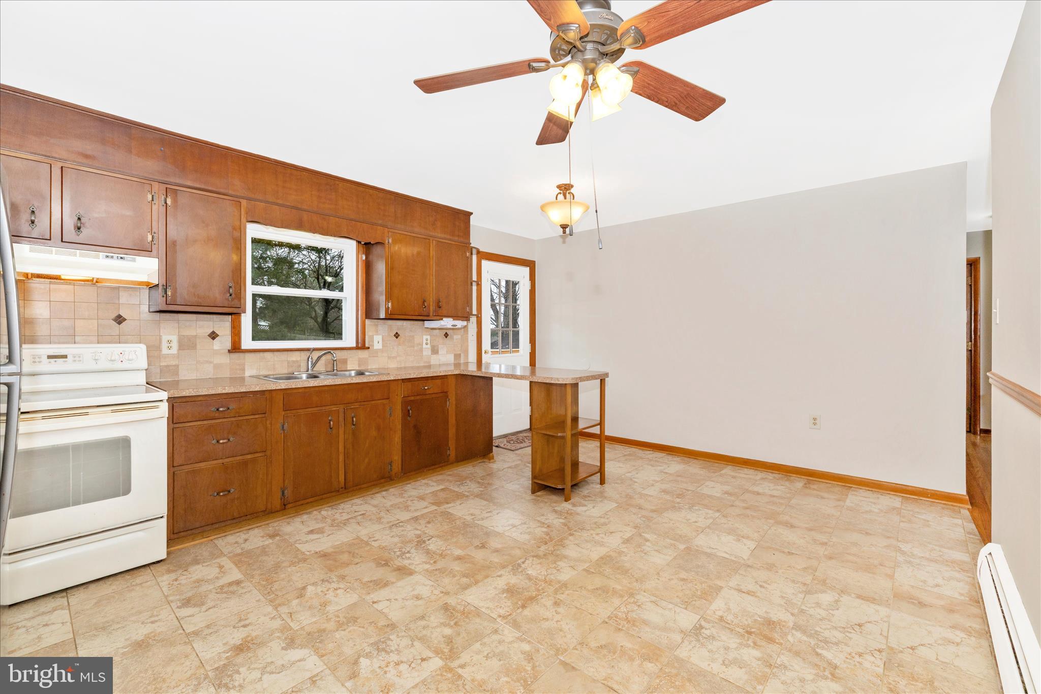 10223 Liberty Road Frederick, MD 21701 - Photo 12 of 51 Kitchen