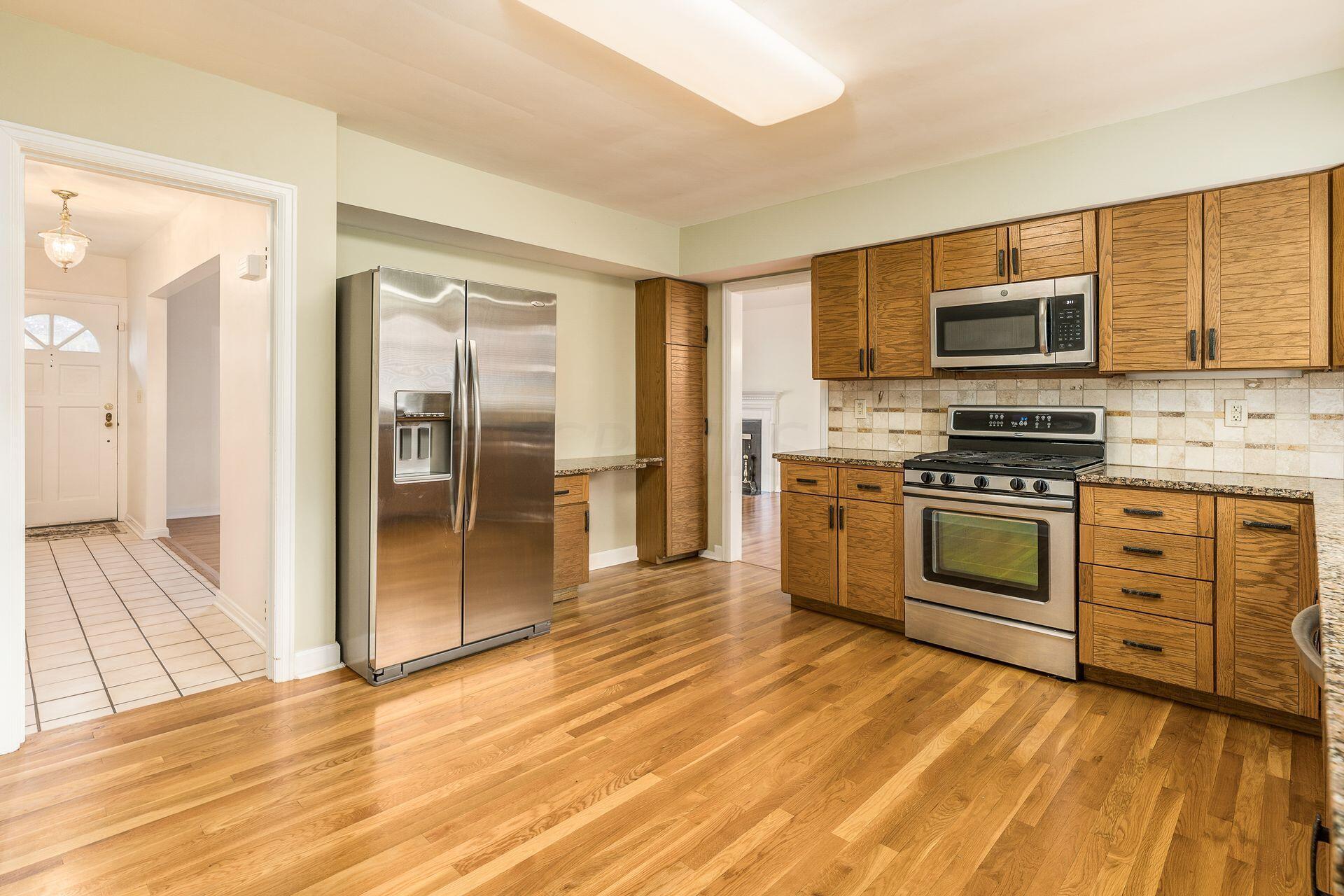 71 North Merkle Road Columbus, OH 43209 - Photo 18 of 66 Kitchen