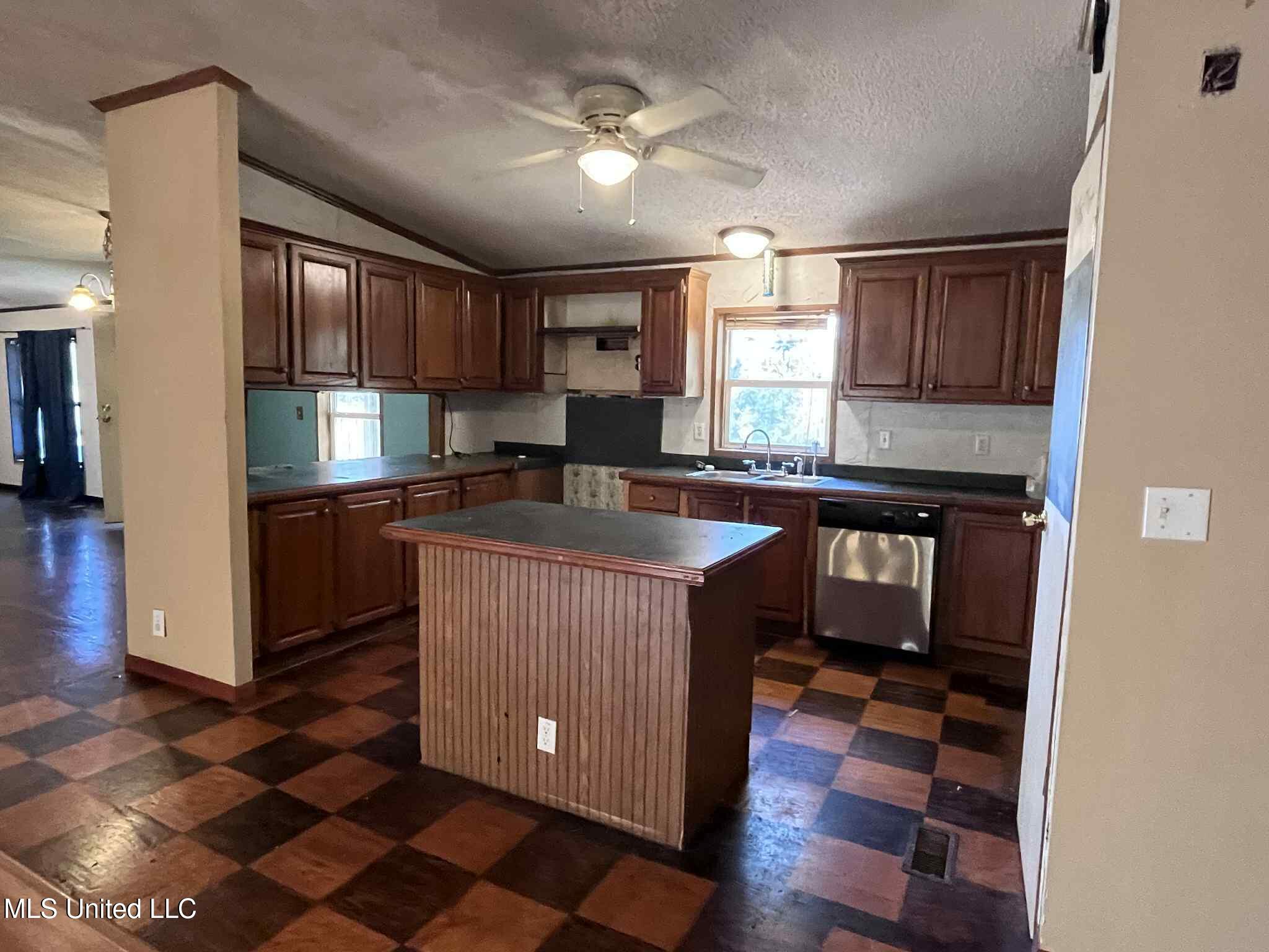 193 Blackwell Road Mendenhall, MS 39114 - Photo 19 of 47 23bfc538-9b3c-4de0-9731-d3af24b24072