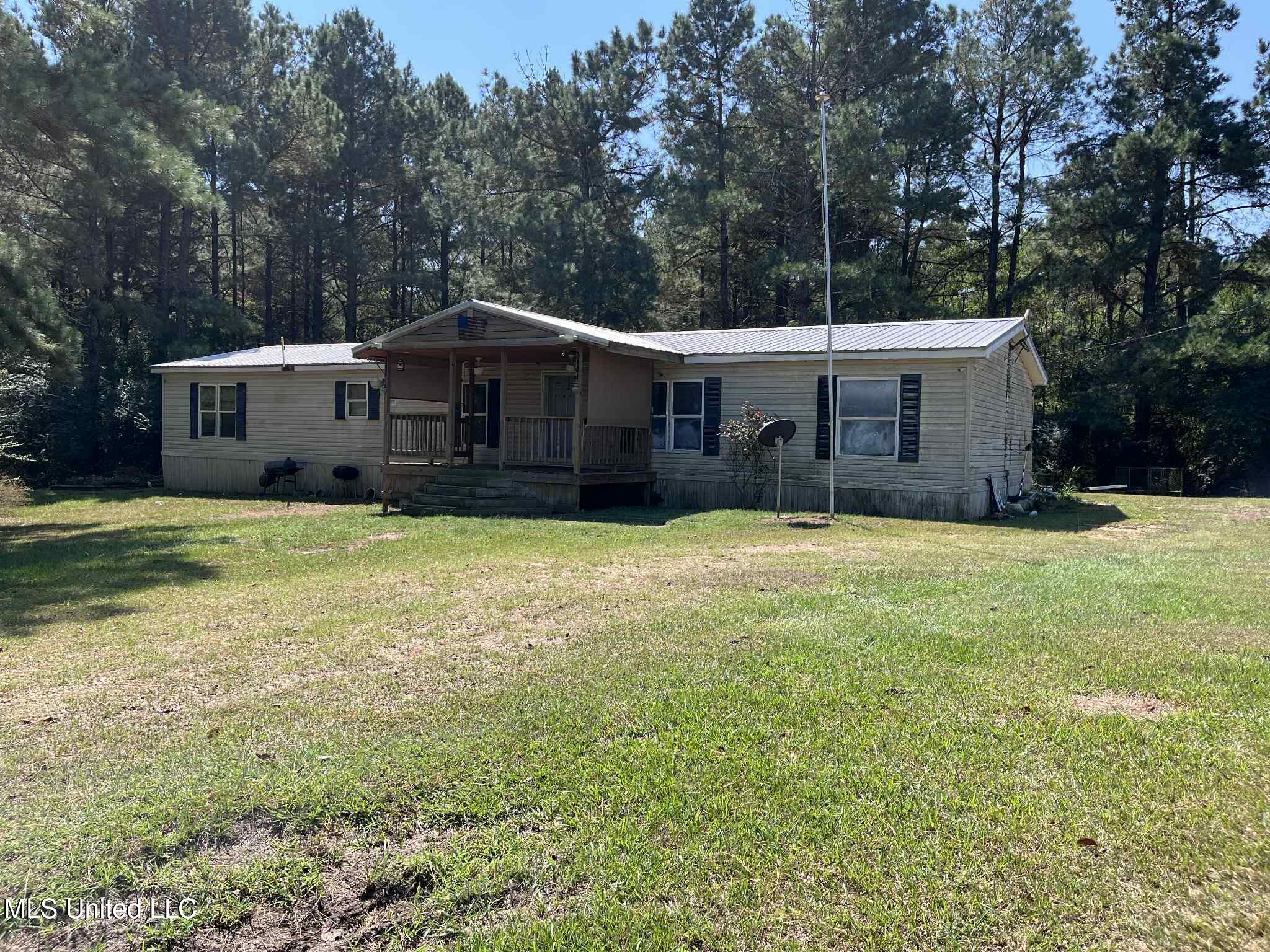 193 Blackwell Road Mendenhall, MS 39114 - Photo 2 of 47 4eabd5c2-2047-422a-861c-9502dfb1cb08