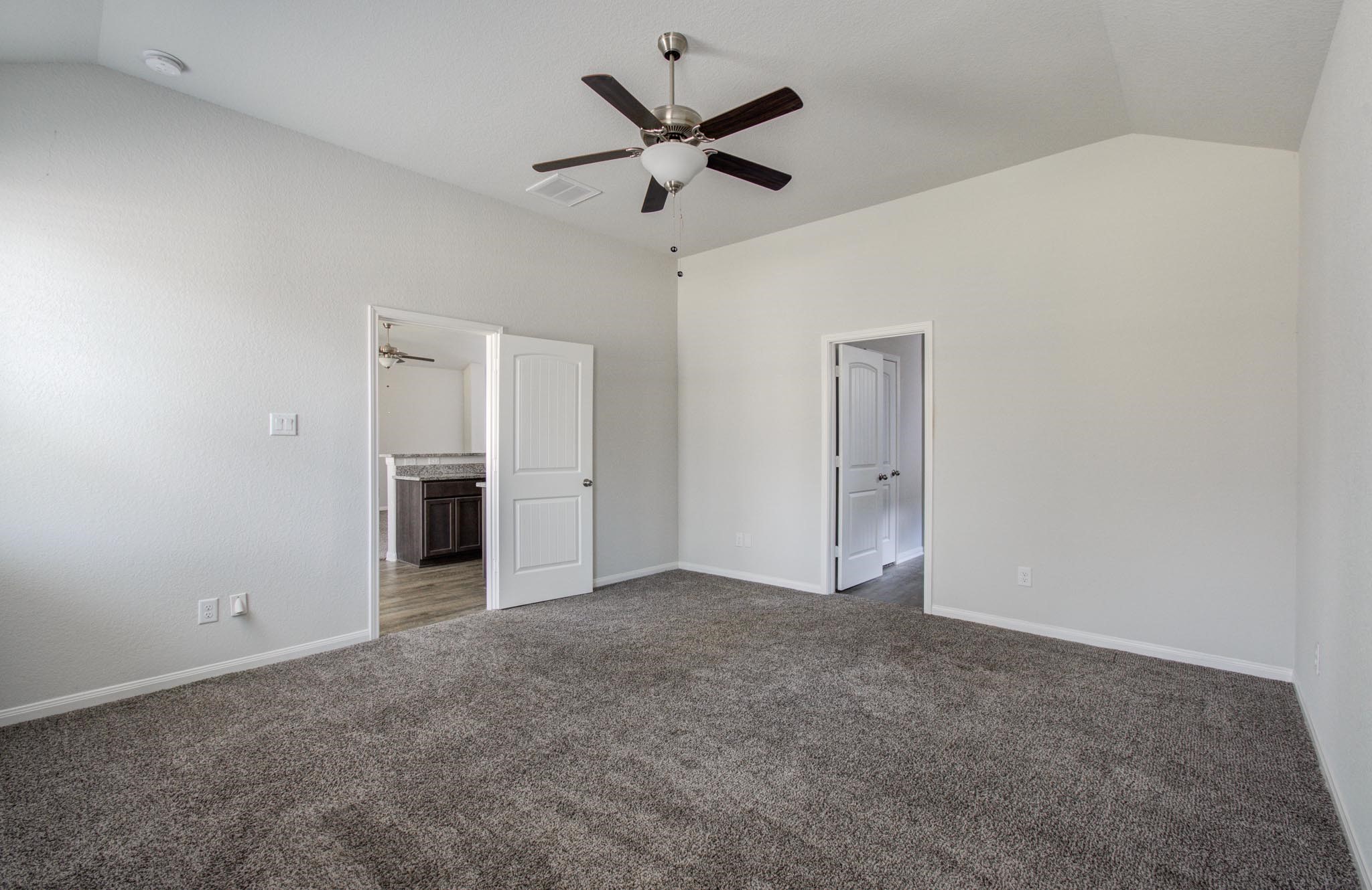 2009 Cedar Lane Conroe, TX 77301 - Photo 16 of 29 Large enough for king sized furniture