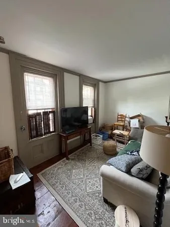 $1,900 | 35 Coryell Street, Unit 1A, Lambertville, NJ 08530