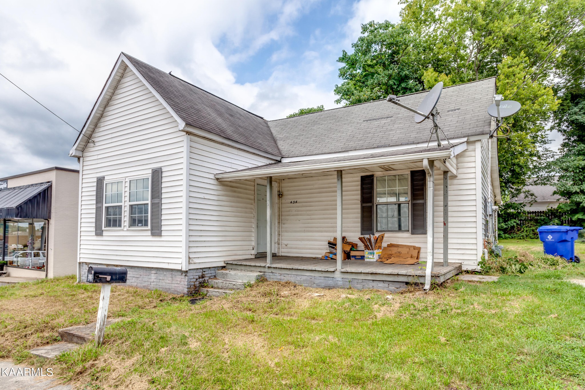 434 Eagle Bend Road Clinton, TN 37716 - Photo 3 of 25 Gallery Image 3