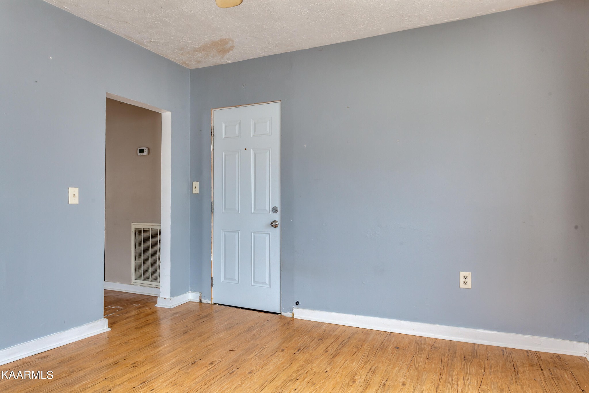 434 Eagle Bend Road Clinton, TN 37716 - Photo 5 of 25 Gallery Image 5