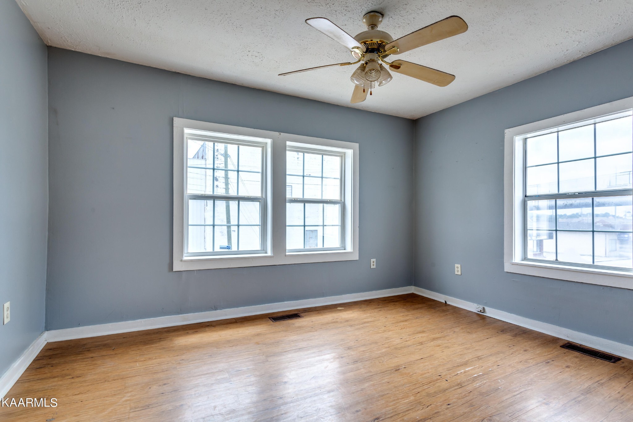 434 Eagle Bend Road Clinton, TN 37716 - Photo 6 of 25 Gallery Image 6