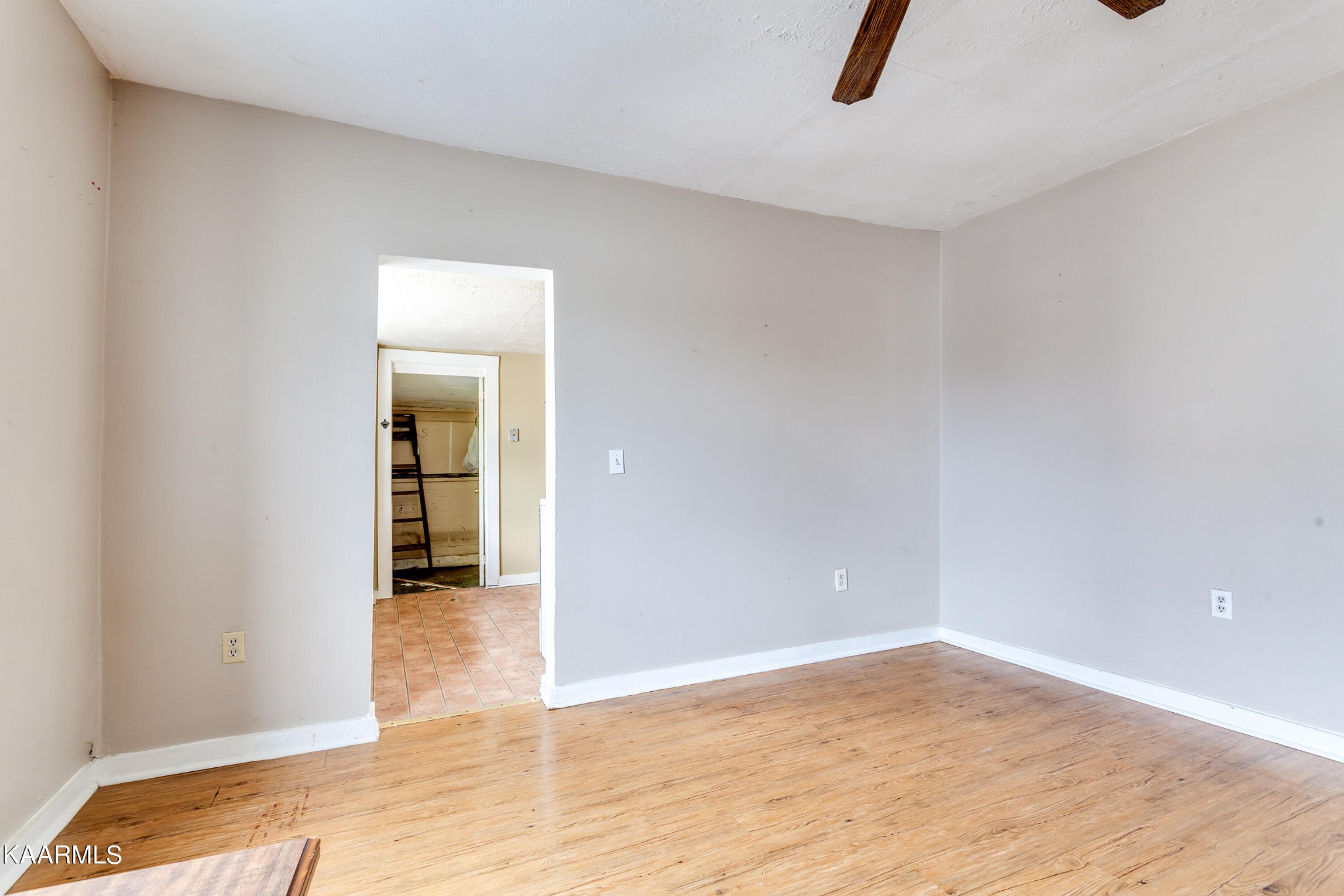 434 Eagle Bend Road Clinton, TN 37716 - Photo 10 of 25 Gallery Image 10