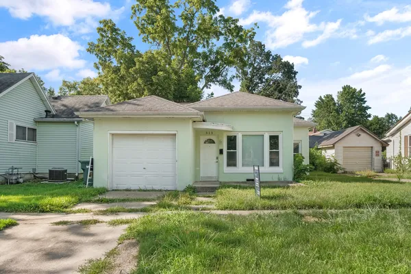 $120,000 | 313 East Pembroke Street, Tuscola, IL 61953
