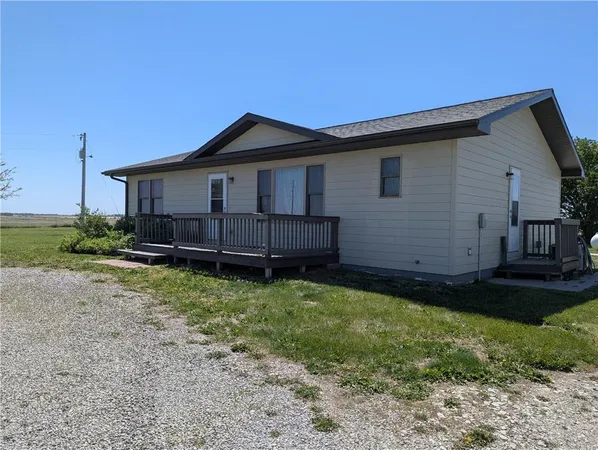 $375,000 | 1463 Us-73 Highway, Hiawatha, KS 66434