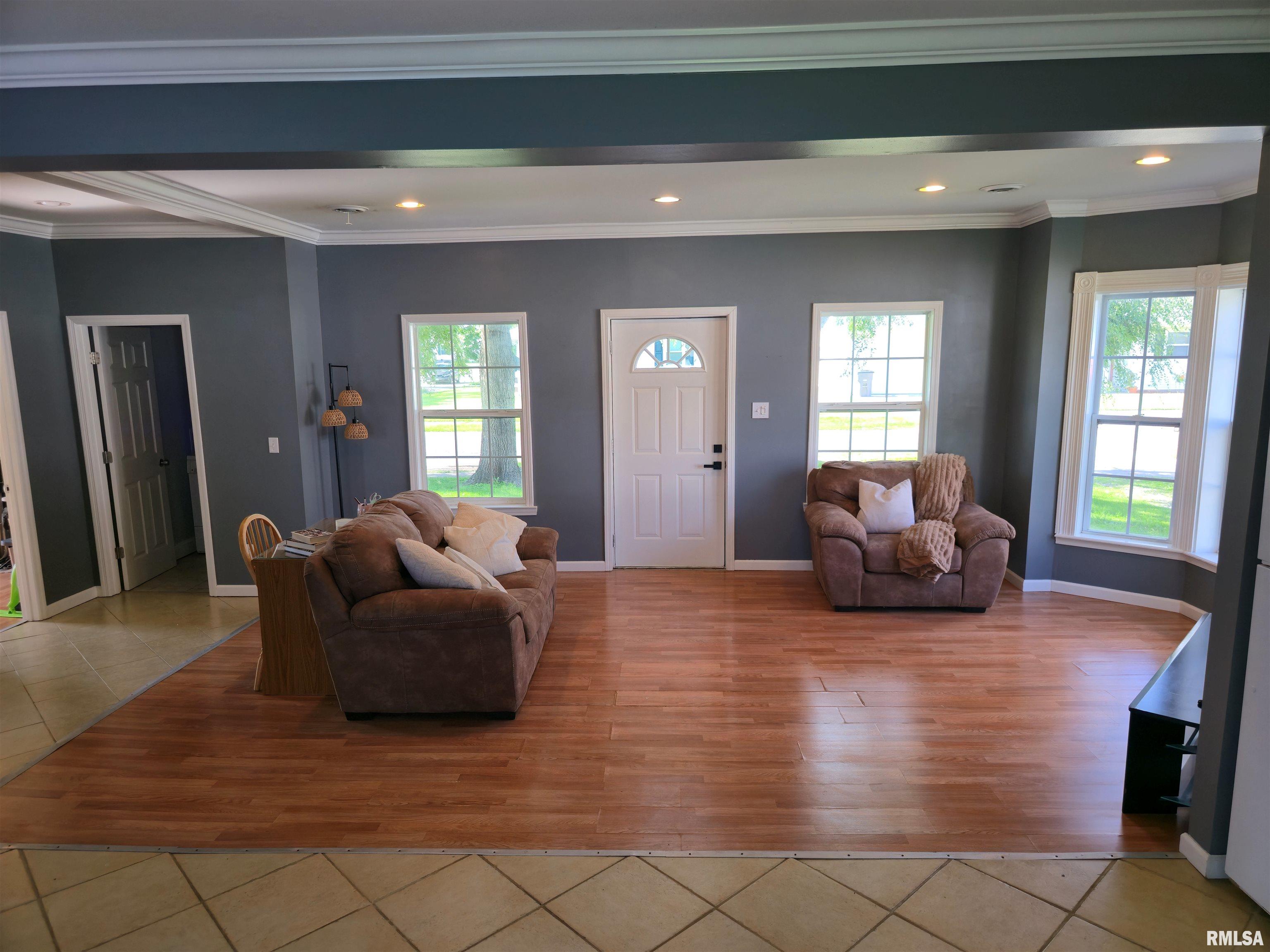 302 East Smith Street Colchester, IL 62326 - Photo 11 of 21