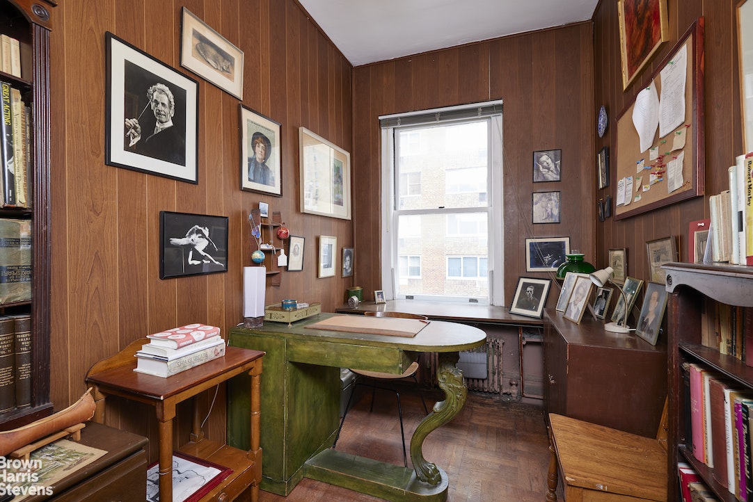 1 Beekman Place, Unit 705 Manhattan, NY 10022 - Photo 3 of 8