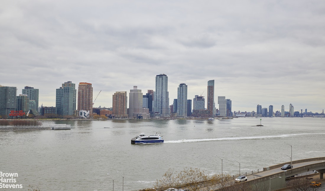 1 Beekman Place, Unit 705 Manhattan, NY 10022 - Photo 5 of 8