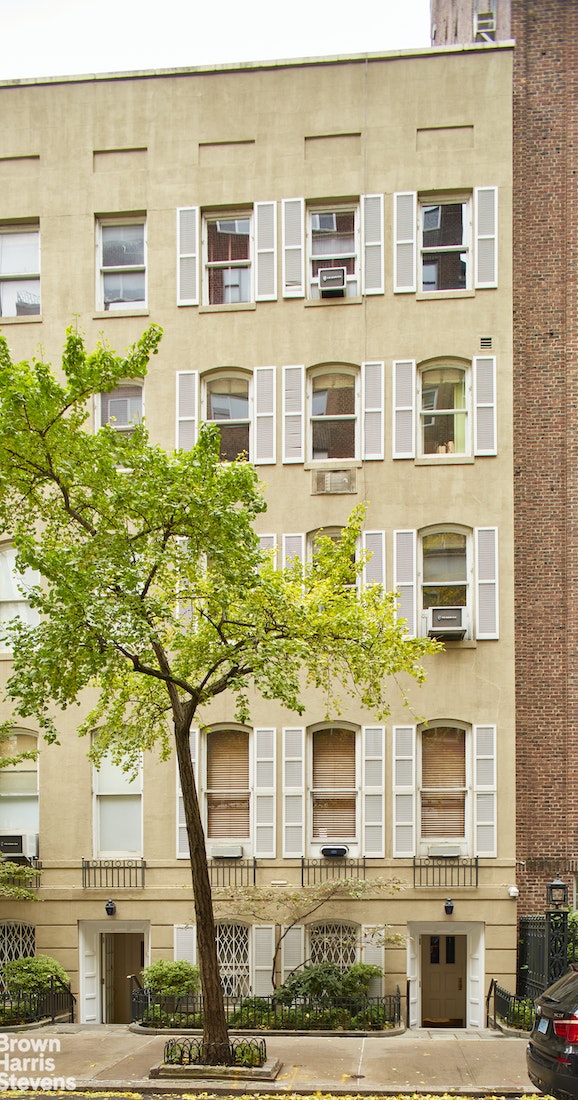 1 Beekman Place, Unit 705 Manhattan, NY 10022 - Photo 7 of 8