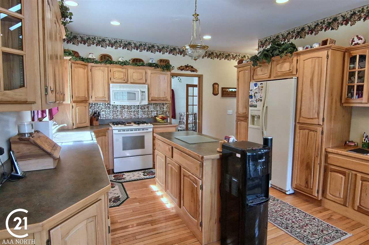 11277 35 Mile Road Romeo, MI 48065 - Photo 10 of 32