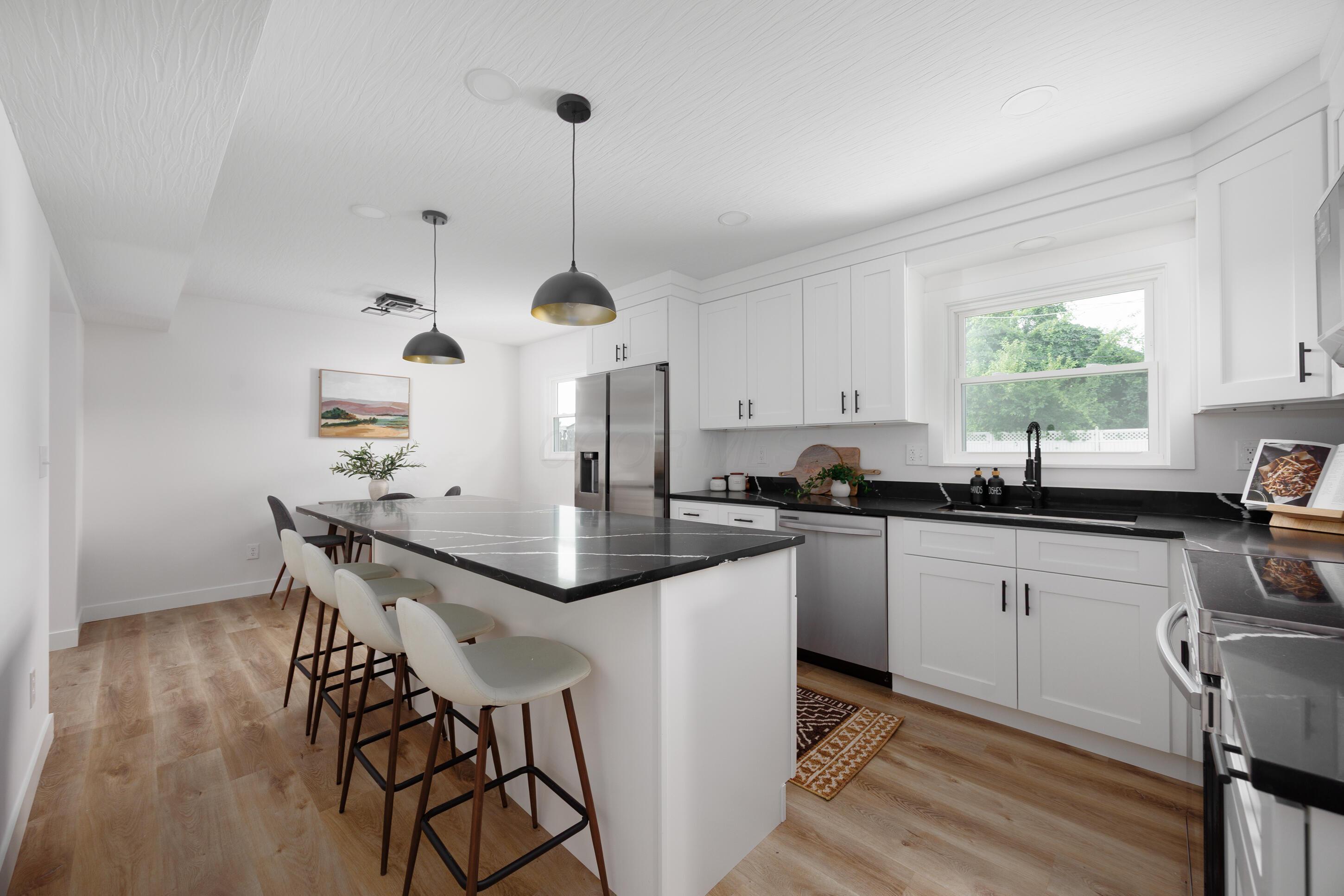 876 Grenada Road Columbus, OH 43207 - Photo 12 of 48 Kitchen