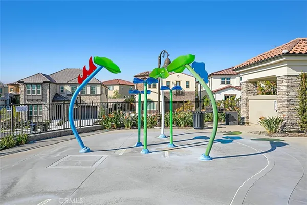 a view of yard with small space