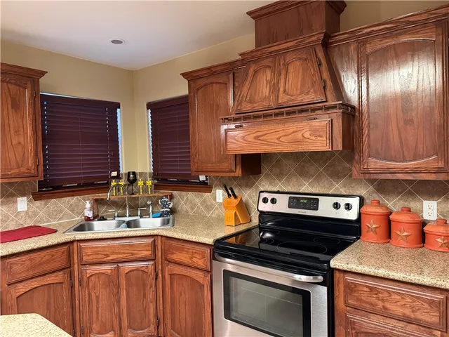 $285,000 | 1002 South Reforma Street, San Diego, TX 78384