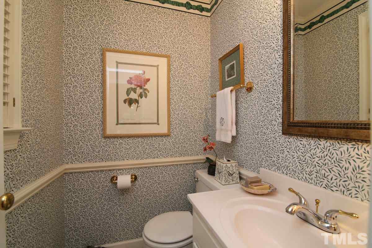 10004 Sycamore Road Raleigh, NC 27613 - Photo 12 of 25