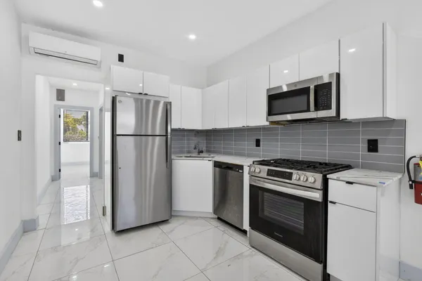 $1,950 | 2032 North Dixie Highway, Unit 15, West Palm Beach, FL 33407