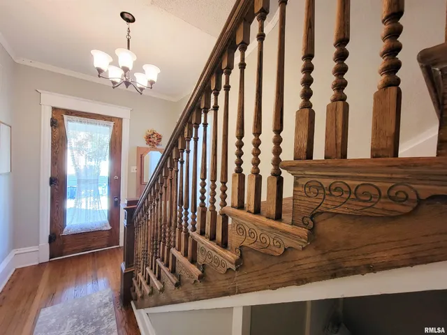 $168,500 | 216 East 3rd Street, Flora, IL 62839