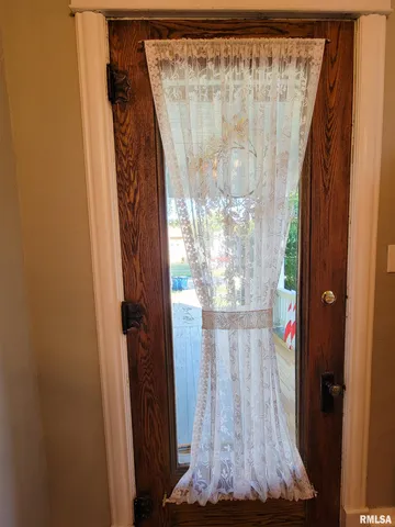 $168,500 | 216 East 3rd Street, Flora, IL 62839