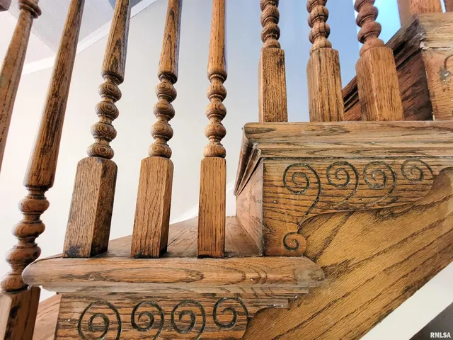 $168,500 | 216 East 3rd Street, Flora, IL 62839