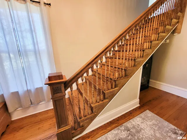 $168,500 | 216 East 3rd Street, Flora, IL 62839