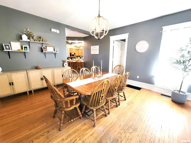 $168,500 | 216 East 3rd Street, Flora, IL 62839