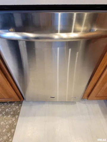 $168,500 | 216 East 3rd Street, Flora, IL 62839