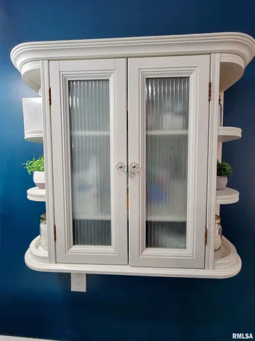 $168,500 | 216 East 3rd Street, Flora, IL 62839