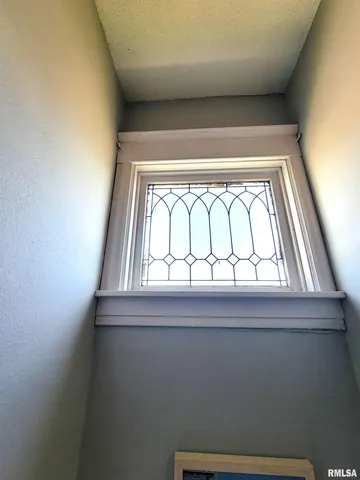 $168,500 | 216 East 3rd Street, Flora, IL 62839