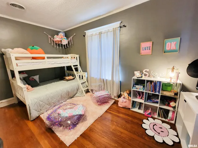 $168,500 | 216 East 3rd Street, Flora, IL 62839