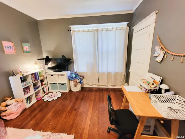 $168,500 | 216 East 3rd Street, Flora, IL 62839