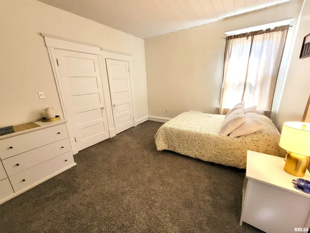 $168,500 | 216 East 3rd Street, Flora, IL 62839