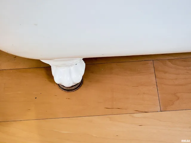 $168,500 | 216 East 3rd Street, Flora, IL 62839