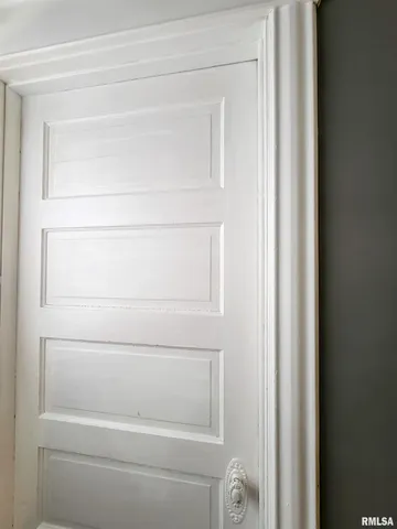 $168,500 | 216 East 3rd Street, Flora, IL 62839