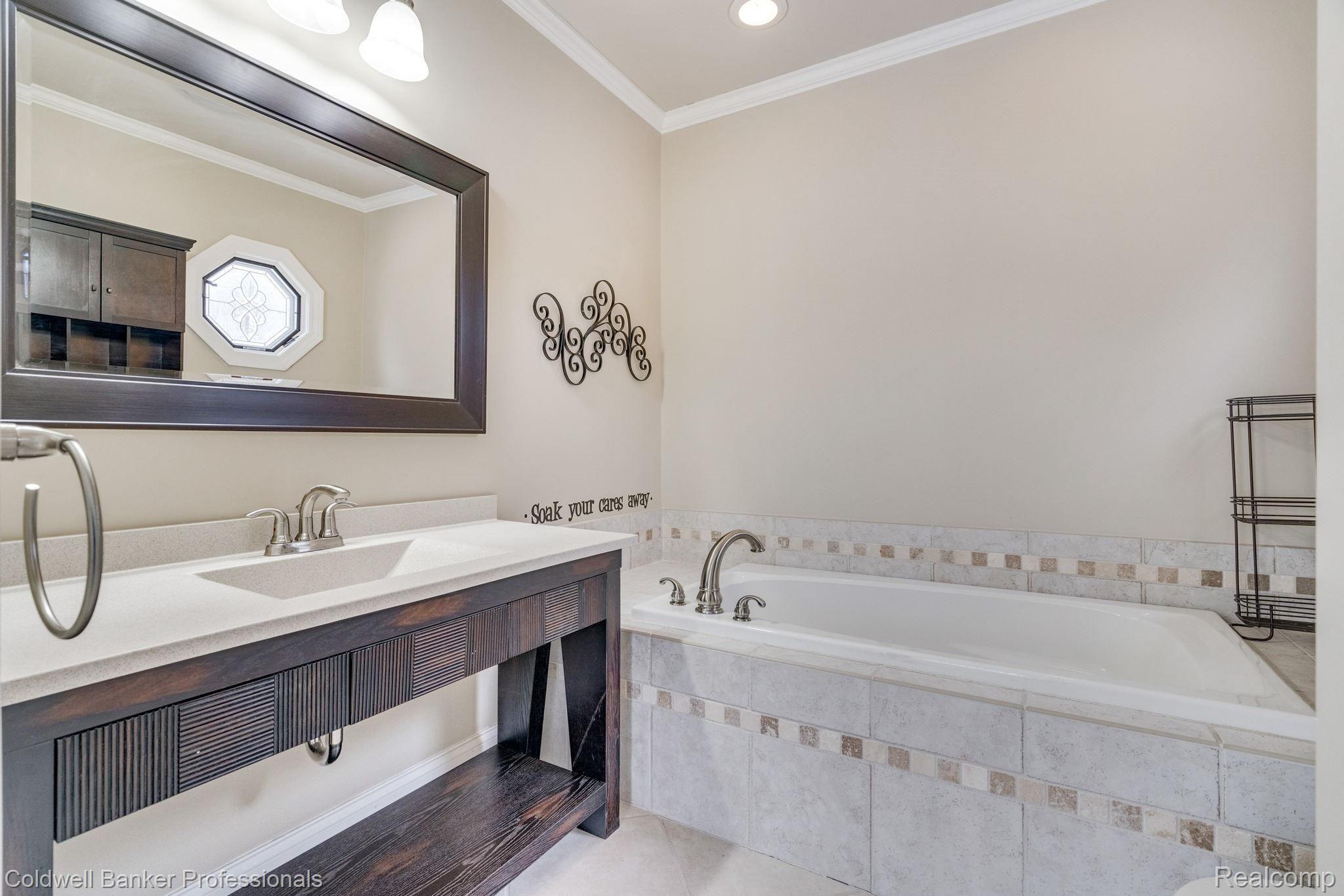 565 Clyde Road Highland, MI 48357 - Photo 31 of 52 33-web-or-mls-565-Clyde-Rd-33.jpg